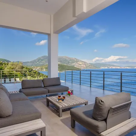 Lefkas - Luxury With Direct Sea Access Сивота